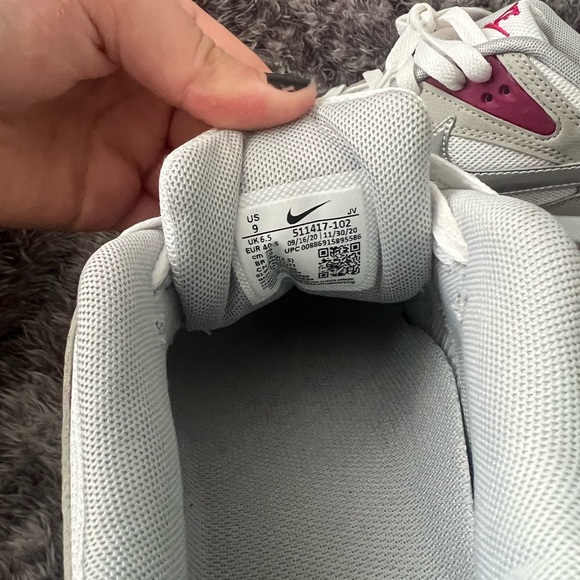 Womens Nike Sneakers - Picture 4 of 4